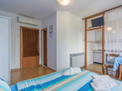 Apartment Apartment Complex  Sauko - Studio Apartment  Sauko Plavi with Balcony - Features photo 9