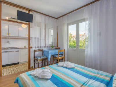 Apartment Apartment Complex  Sauko - Studio Apartment  Sauko Plavi with Balcony - Features photo 10