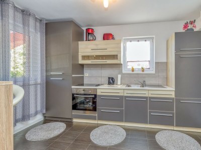 Apartment Kardumovic - One-Bedroom Apartment No.1 Purple - Features photo 5