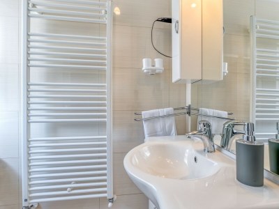 Apartment Kardumovic - One-Bedroom Apartment No.1 Purple - Features photo 11