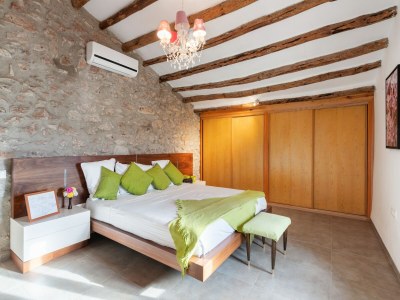 Farmhouse Belvilla by OYO Masia Vinaixa - Features photo 17