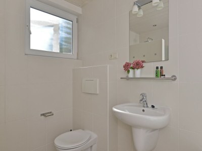 Bungalow Bungalow near Veerse Meer & Beach - Features photo 10