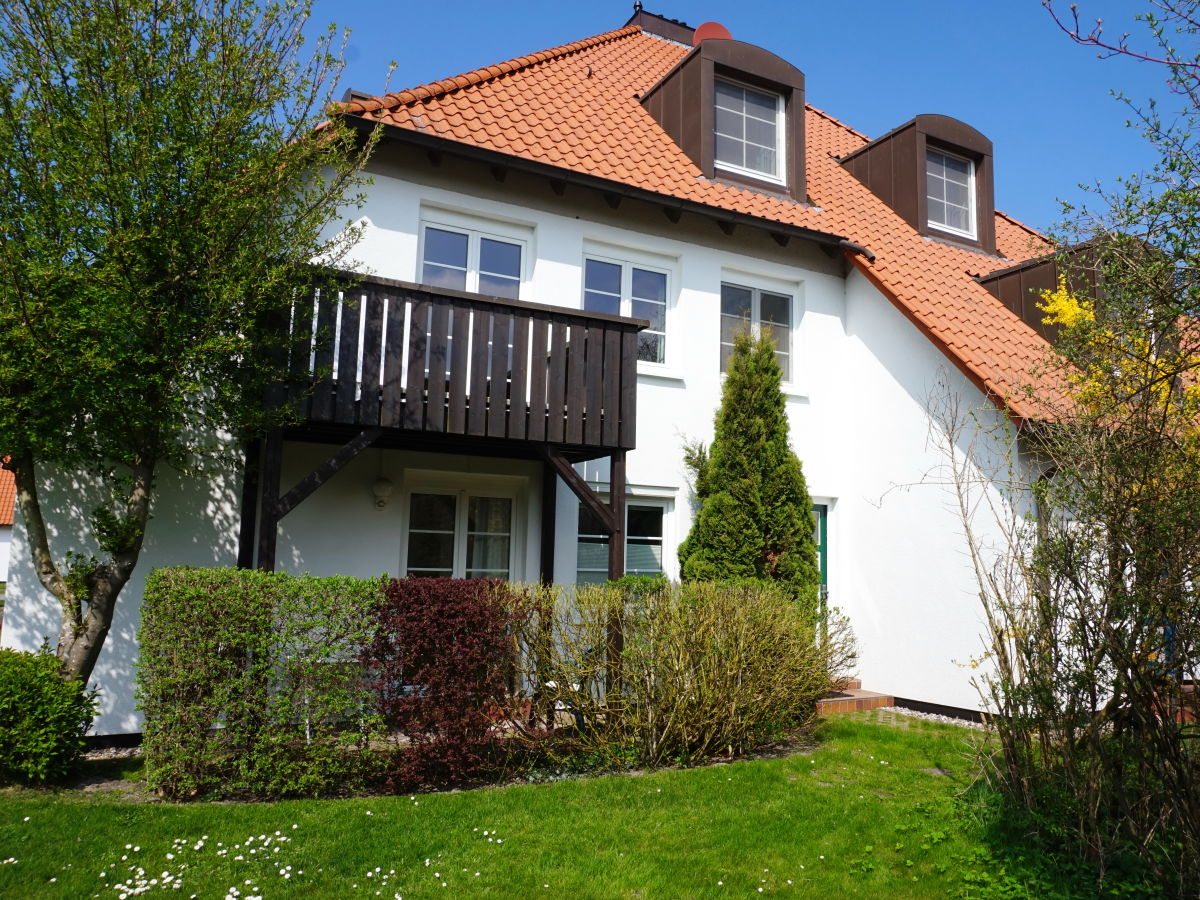 Holiday apartment Am Darßwald, Haus O, FeWo 5 - Outdoor photo 2