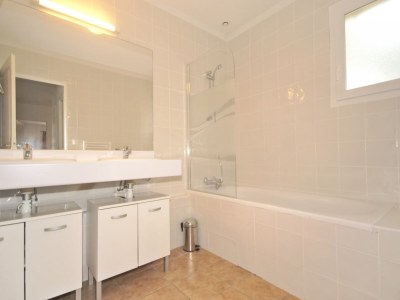 Villa Villa in Saumane near Golf Course and Pool - Features photo 12