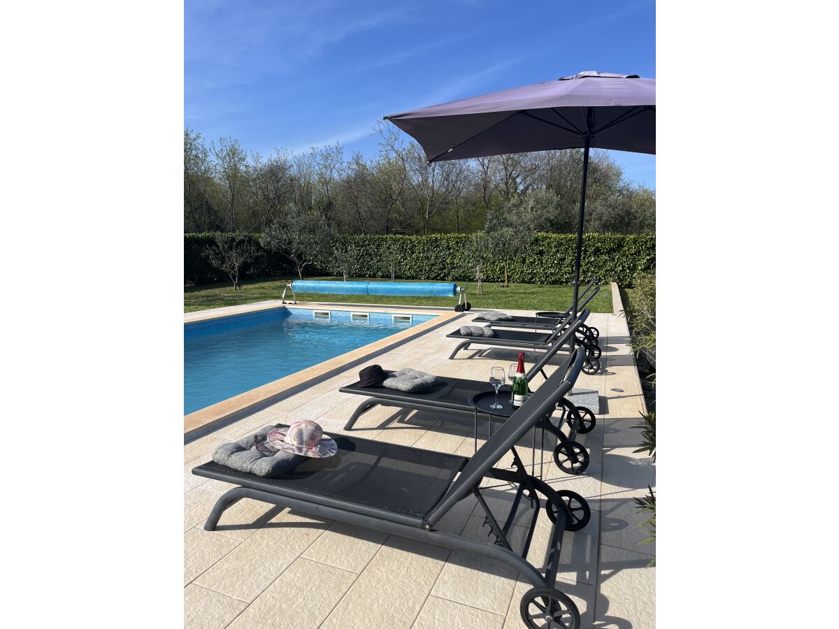 Holiday house Nina with a heated pool - Outdoor photo 3