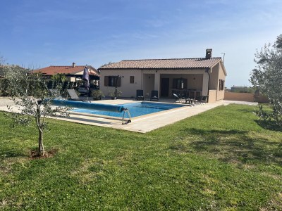 Holiday house Nina with a heated pool - Outdoor photo 7