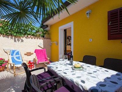 Holiday house House sole, heated pool - Outdoor photo 7