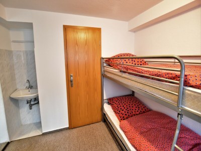 Apartment Cozy Apartment with Garden - Features photo 10