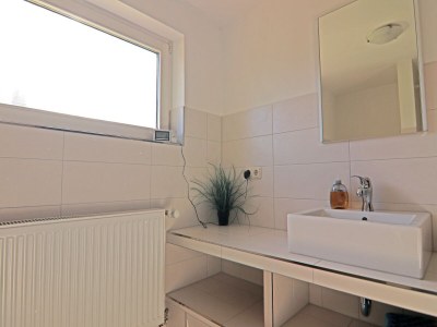 Apartment Cozy Apartment with Garden - Features photo 14