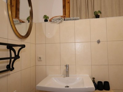 Apartment Besondere Ferienwohnung Bibliothek in Buschhagen - Features photo 31