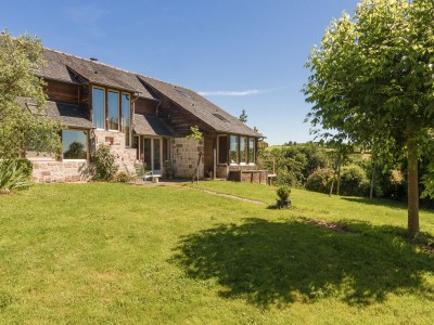 Holiday house Modern holiday home with swimming pool - Outdoor photo 9