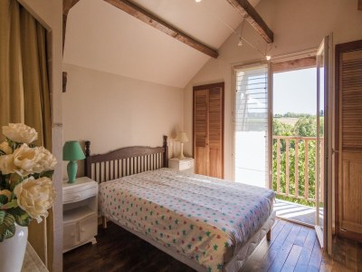 Holiday house Modern holiday home with swimming pool - Features photo 20