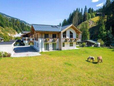 Chalet Chalet in Saalbach near Ski Lift in Saalbach Hinterglemm - Chalet