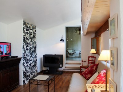 Holiday house Beautiful vacation home with lots of charm and swimming pool - 413 VIL - Features photo 7