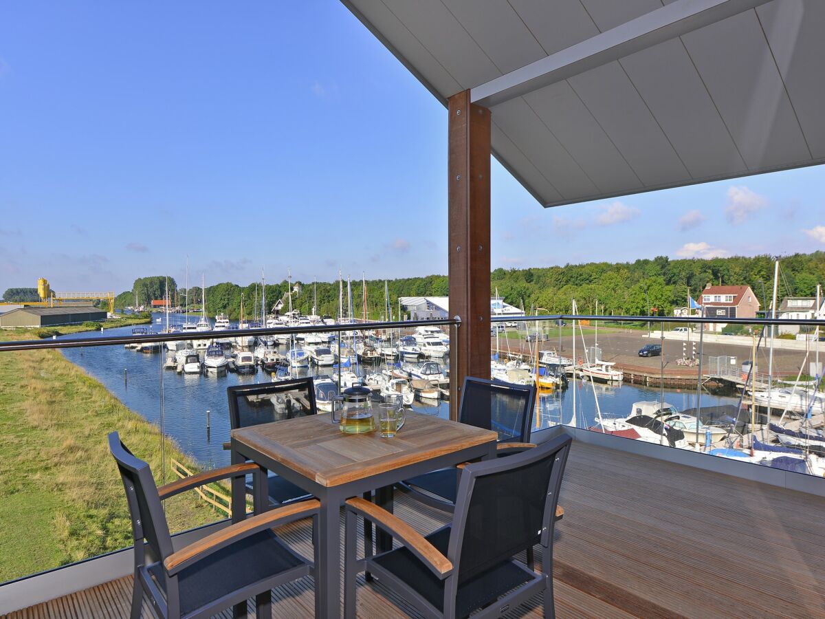 Apartment Waterfront Apartment with Terrace - Outdoor photo 2
