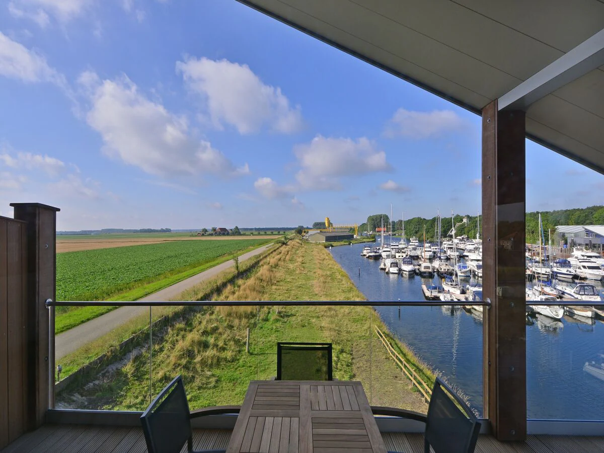 Apartment Waterfront Apartment with Terrace - Outdoor photo 4