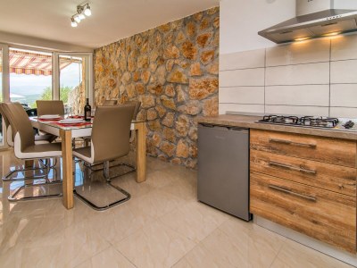 Holiday house with Seaview and pool - Features photo 12