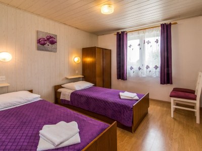 Holiday house with Seaview and pool - Features photo 15