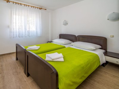 Holiday house with Seaview and pool - Features photo 17