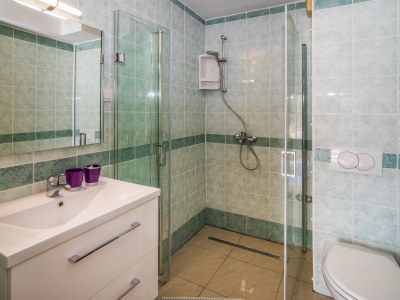 Holiday house with Seaview and pool - Features photo 19