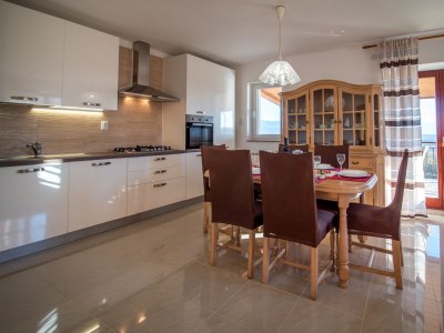 Holiday apartment Angelina mit Meerblick und Pool - Features photo 13