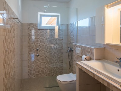 Holiday apartment Angelina mit Meerblick und Pool - Features photo 19