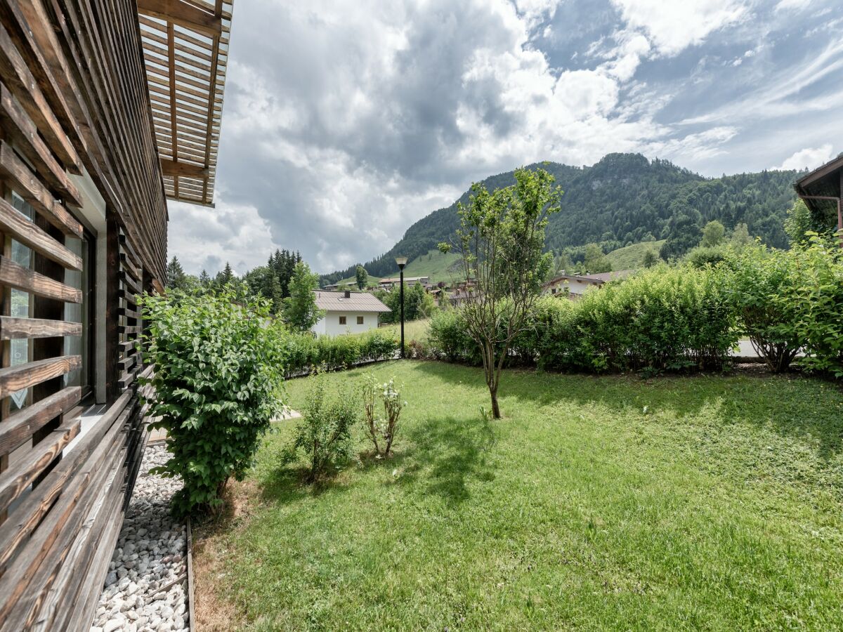 Apartment Modern apartment with garden and mountain views - Outdoor photo 4