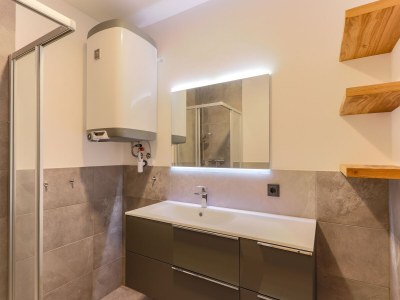 Apartment Modern apartment with garden and mountain views - Features photo 15