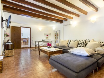 Cottage Can Carels - Features photo 14