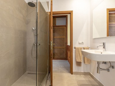 Cottage Can Carels - Features photo 17