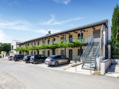 Holiday house Attractive Holiday Home in Malaucène with Terrace - Outdoor photo 9