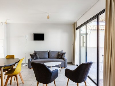 Holiday house Attractive Holiday Home in Malaucène with Terrace - Features photo 15