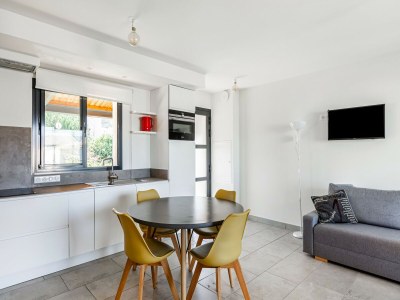 Holiday house Attractive Holiday Home in Malaucène with Terrace - Features photo 23