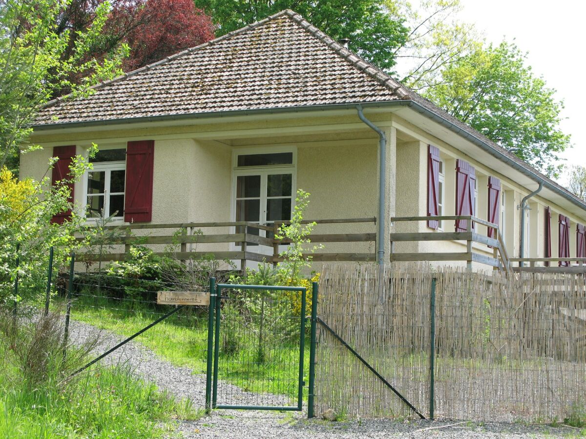 Holiday house Ferienhaus in Luzy mit eingezäuntem Garten