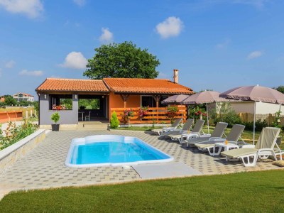 Holiday house Sejdi with private pool in pula - Holiday house