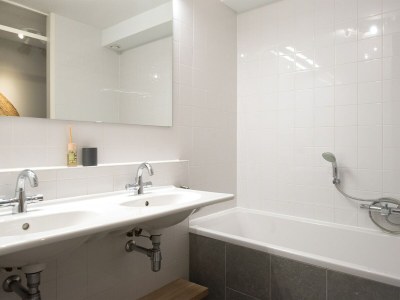 Apartment Sea-view apartment with balcony - Features photo 12