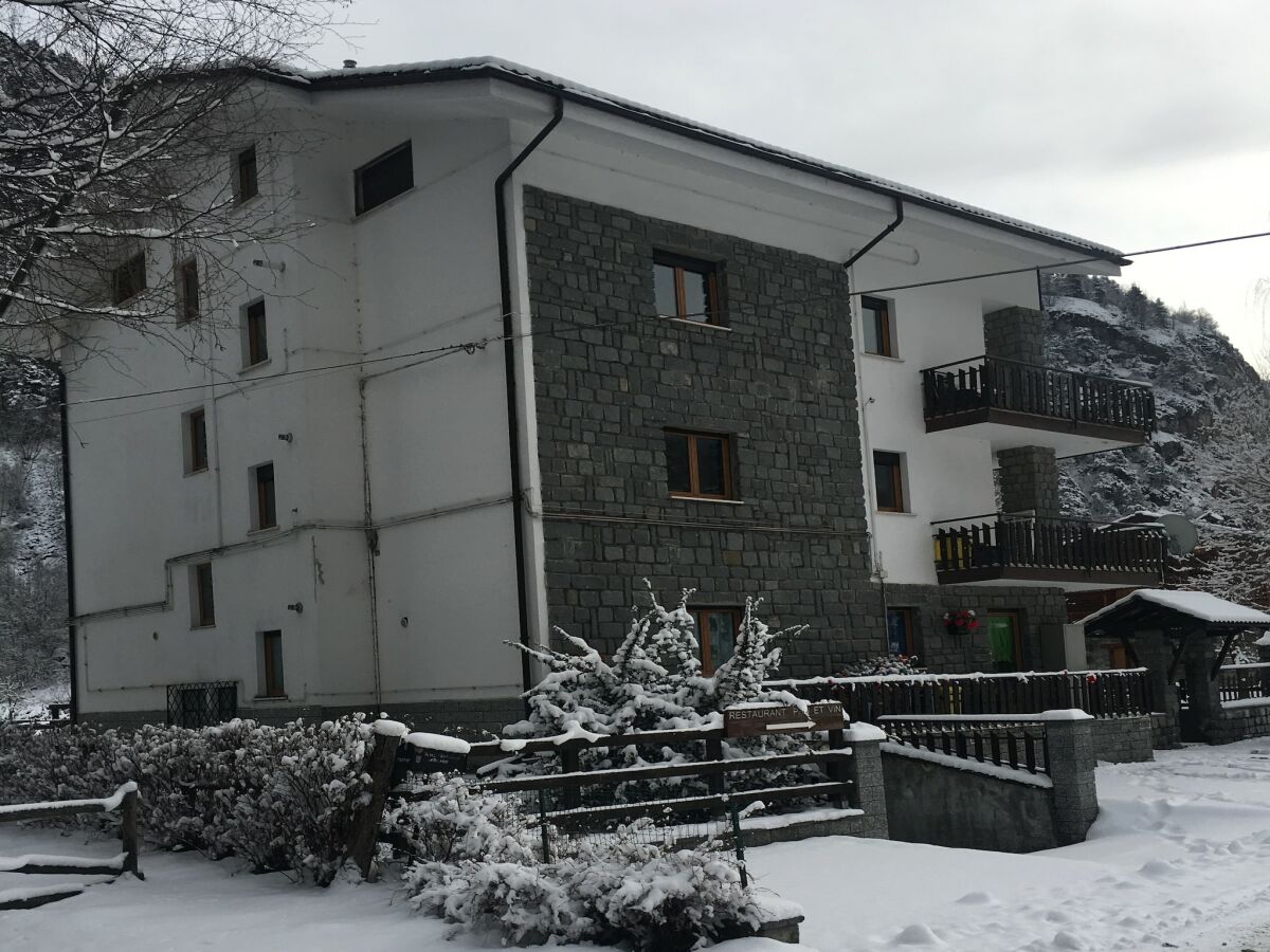 Chalet Großzügiges Chalet in Antey-Saint-André in Skigebietnähe - Outdoor photo 4