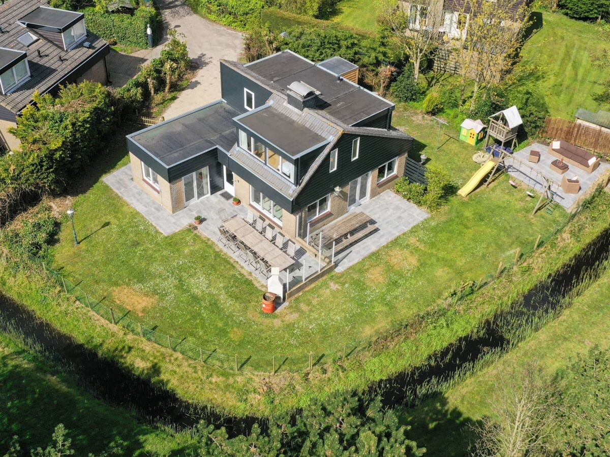 Holiday house luxury villa texel 8-10 persons with sauna krim 95