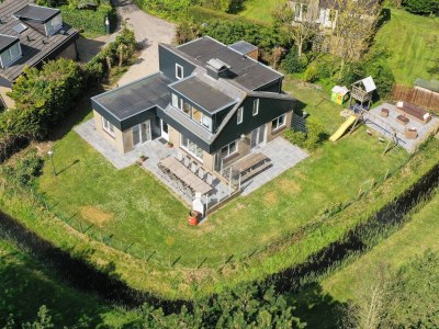 Holiday house luxury villa texel 8-10 persons with sauna krim 95 in De Cocksdorp - Holiday house