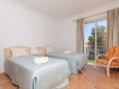 Apartment Orange Apartment - Features photo 8