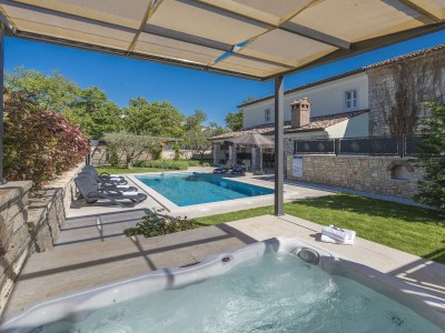 Villa Lori with Pool and Hot tub - Outdoor photo 6