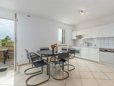 Apartment Apart Residence Leko - Apartment No.3 with Balcony and Shared Pool - Features photo 11