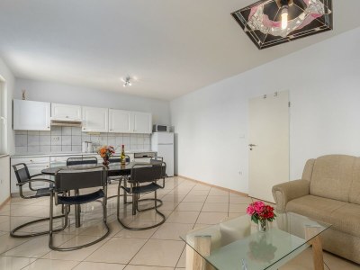 Apartment Apart Residence Leko - Apartment No.3 with Balcony and Shared Pool - Features photo 18