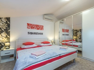 Apartment - Apartment Teri with Terrace and Garden - Features photo 13