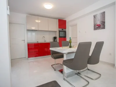 Apartment - One-Bedroom Apartment Aldo II - Features photo 8