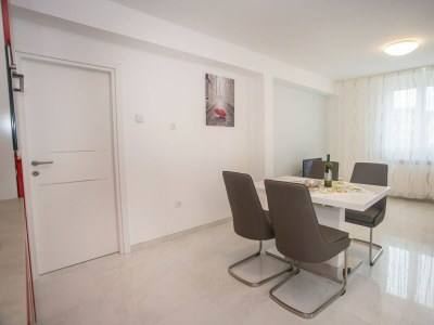 Apartment - One-Bedroom Apartment Aldo II - Features photo 9