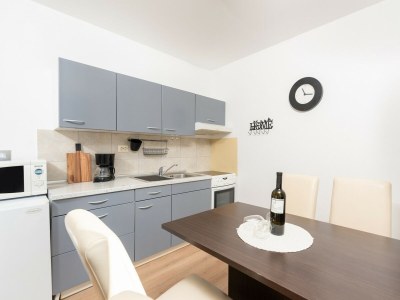 Apartment Dobrec with Shared Pool - Apartment No.2 with Terrace - Features photo 7