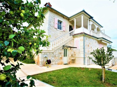 Apartment - Apartment  Marija Kastelir with Balcony and Garden View - Outdoor photo 13