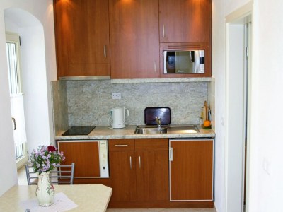 Apartment - Apartment  Marija Kastelir with Balcony and Garden View - Features photo 14