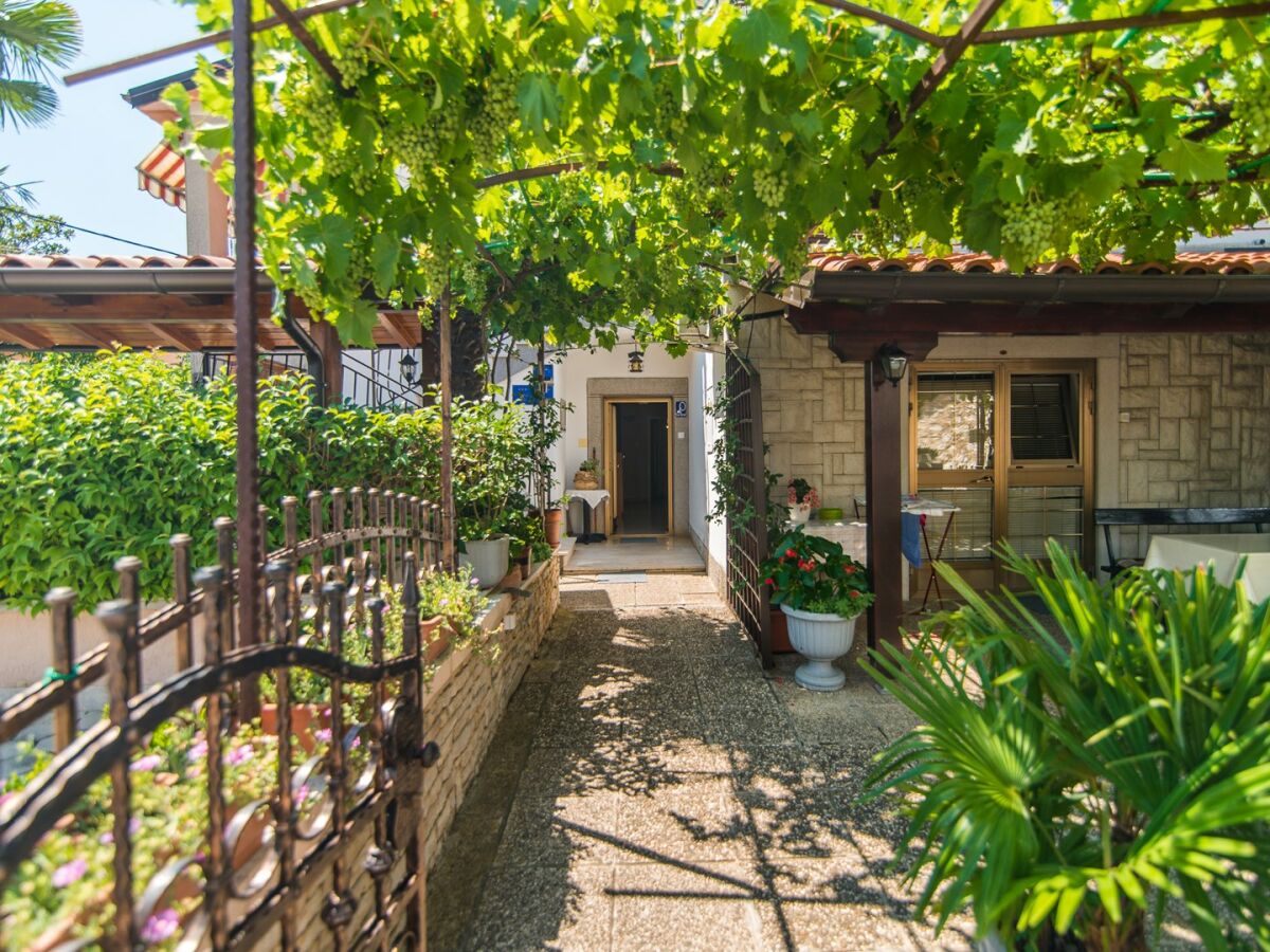 Apartment Vilma Funtana - Apartment No.1 with Terrace - Outdoor photo 5